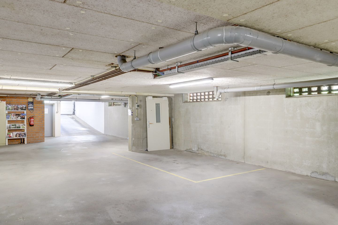 Foto 20 van Westwal 44