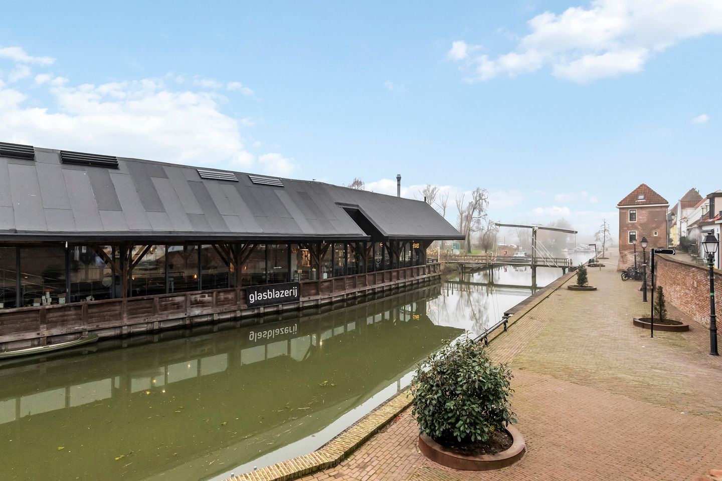 Foto 25 van Westwal 44