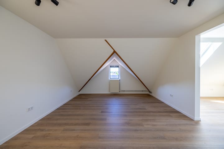 Foto 11 van Grotestraat 13-B