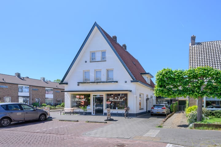 van Hogendorpstraat 13, Dieren
