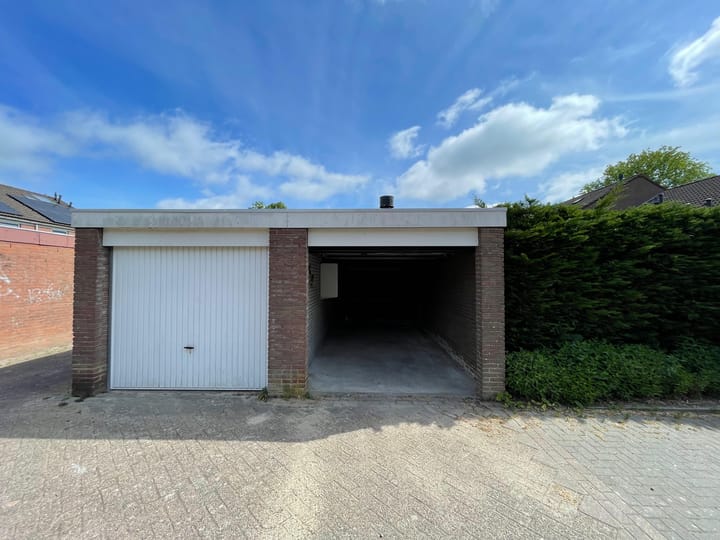 Foto 1 van Korund 1-C