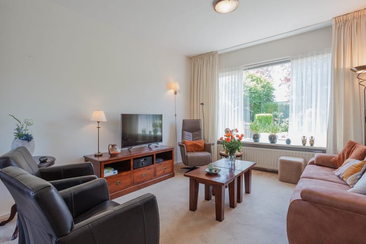 Foto 13 van Debussylaan 16