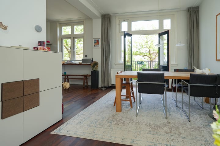 Photo 14 of Ruisdaelstraat 28