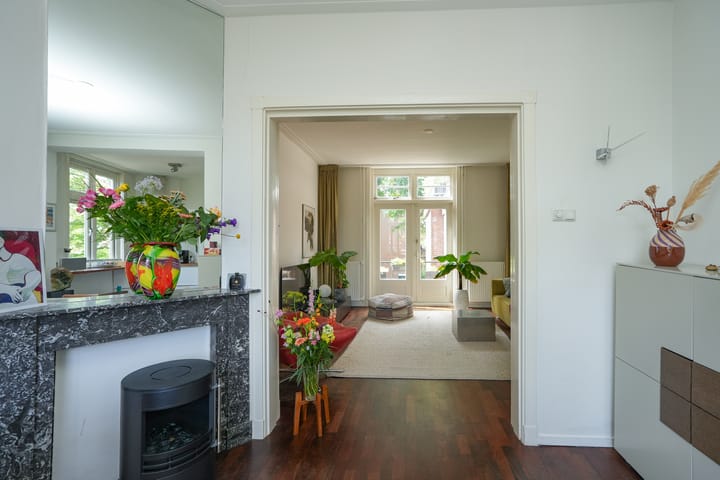 Photo 15 of Ruisdaelstraat 28