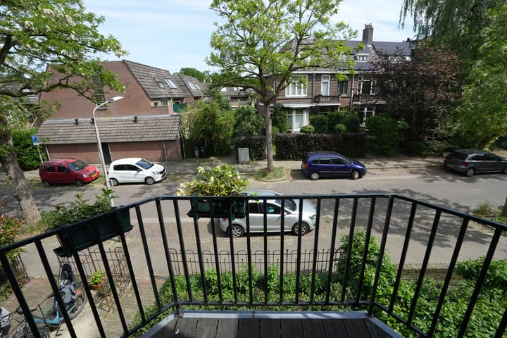 Photo 18 of Ruisdaelstraat 28