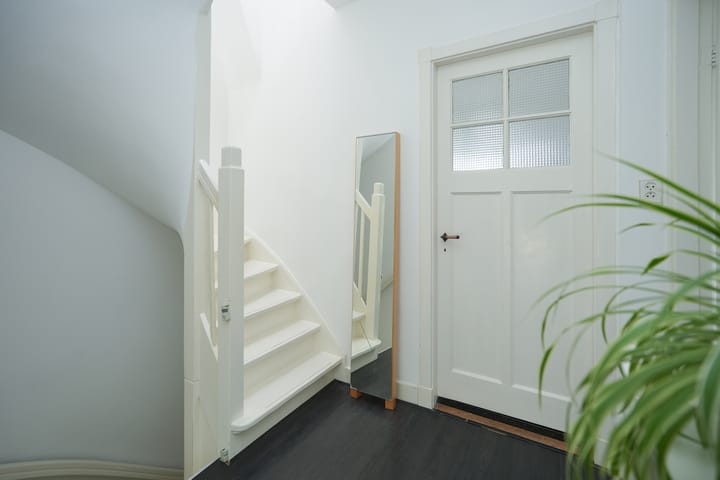 Photo 26 of Ruisdaelstraat 28