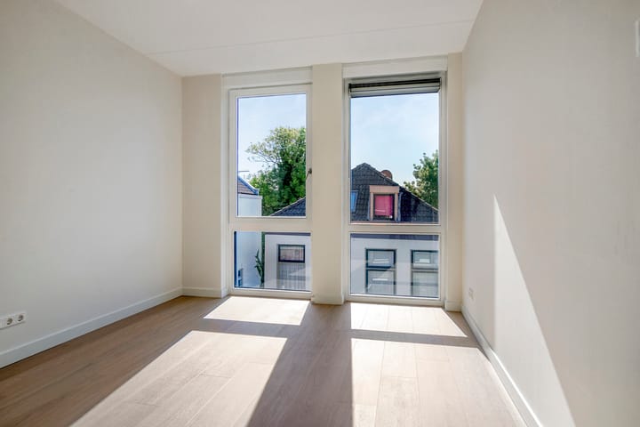 Photo 13 of Kromhout 49