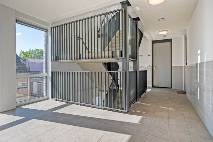 Photo 32 of Kromhout 49