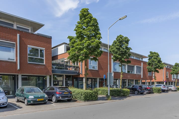 Foto 1 van Mathenessestraat 55-C9