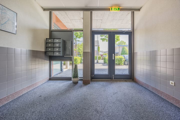 Foto 6 van Mathenessestraat 55-C9