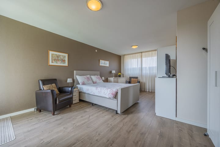 Foto 30 van Mathenessestraat 55-C9