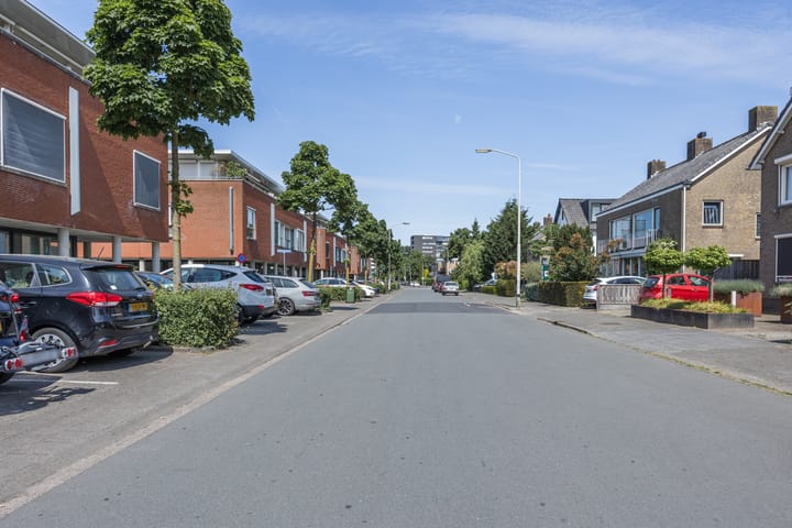 Foto 47 van Mathenessestraat 55-C9