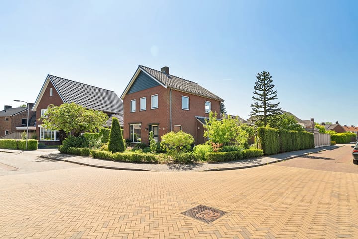 Foto 10 van Emmastraat 18