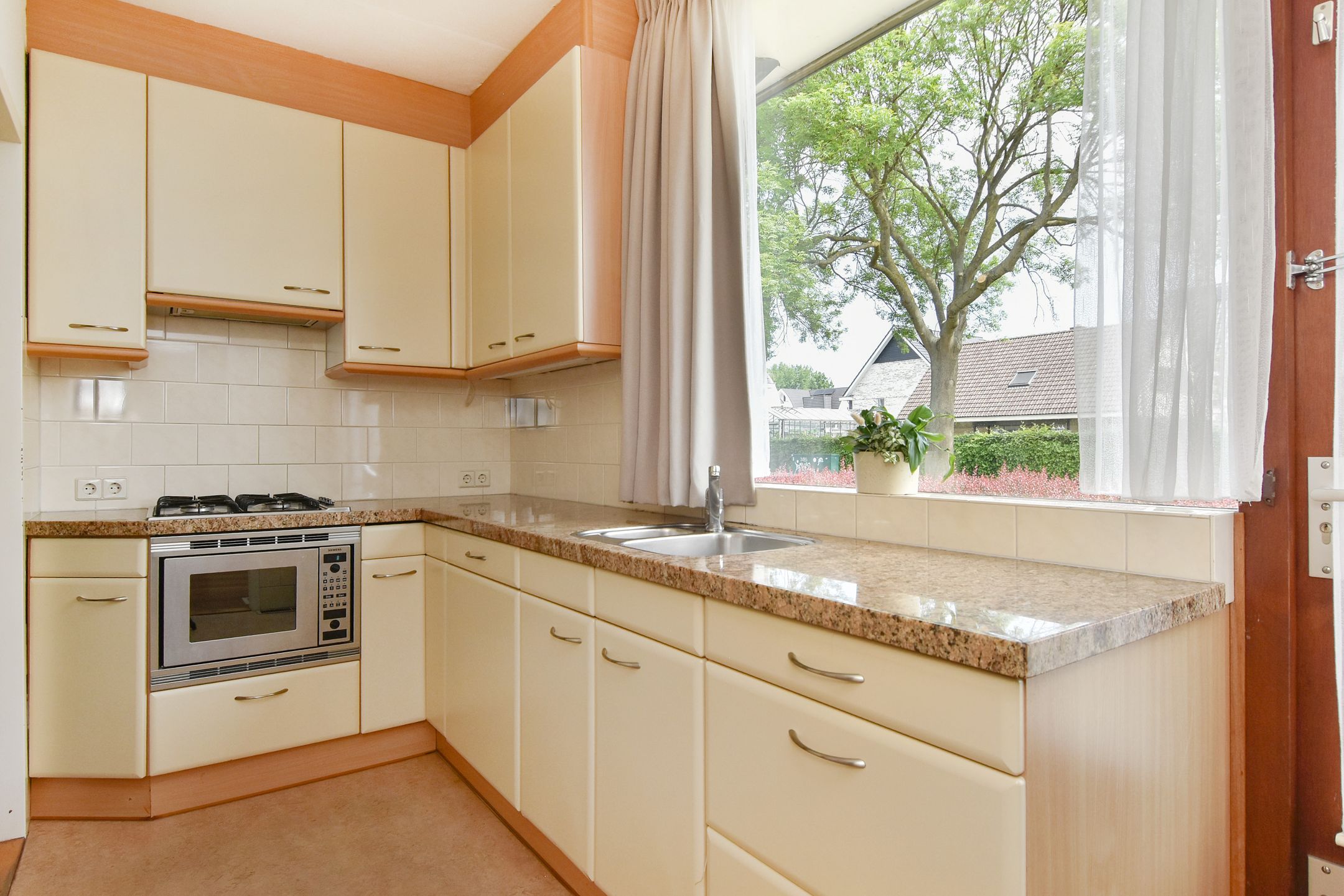 Foto 24 van Pastoor Verburchweg 2