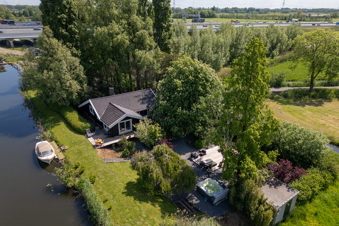 Foto 2 van Oukoop 15