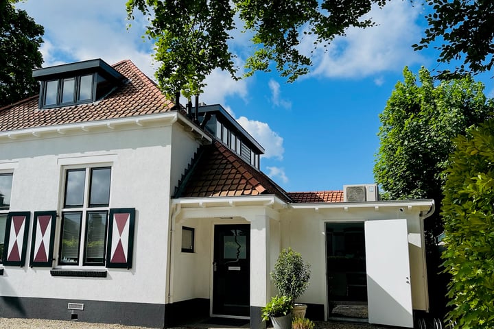 Torenlaan 27-a, Laren (NH)