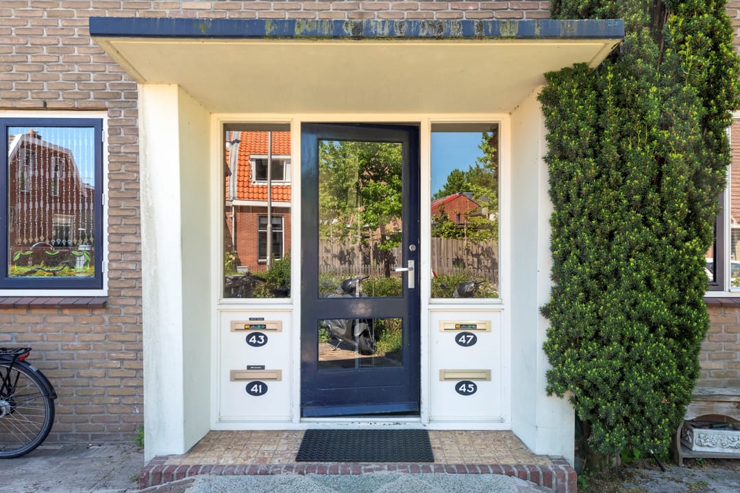 Photo 2 of Zeestraat 47