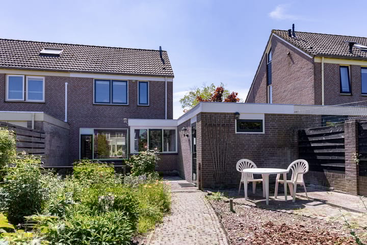 Photo 44 of De Weed 19