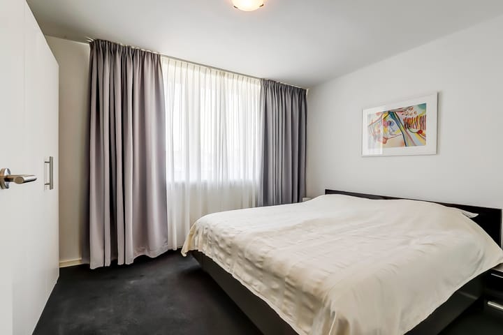 Photo 11 of Graaf Hendrik van den Bergstraat 45