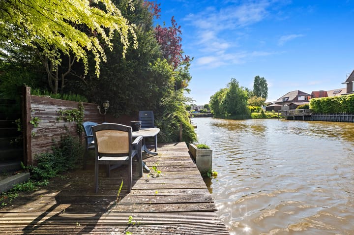 Foto 3 van Van Velzenstraat 9