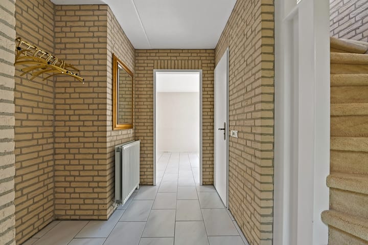 Foto 8 van Van Velzenstraat 9