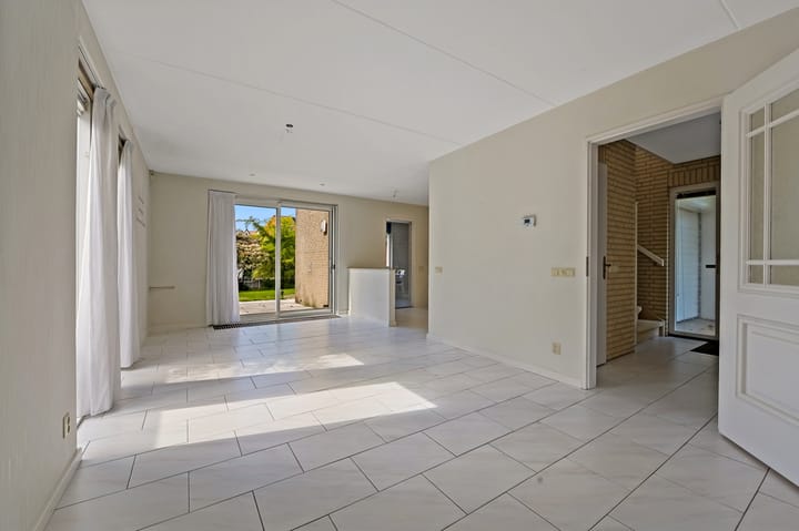 Foto 10 van Van Velzenstraat 9