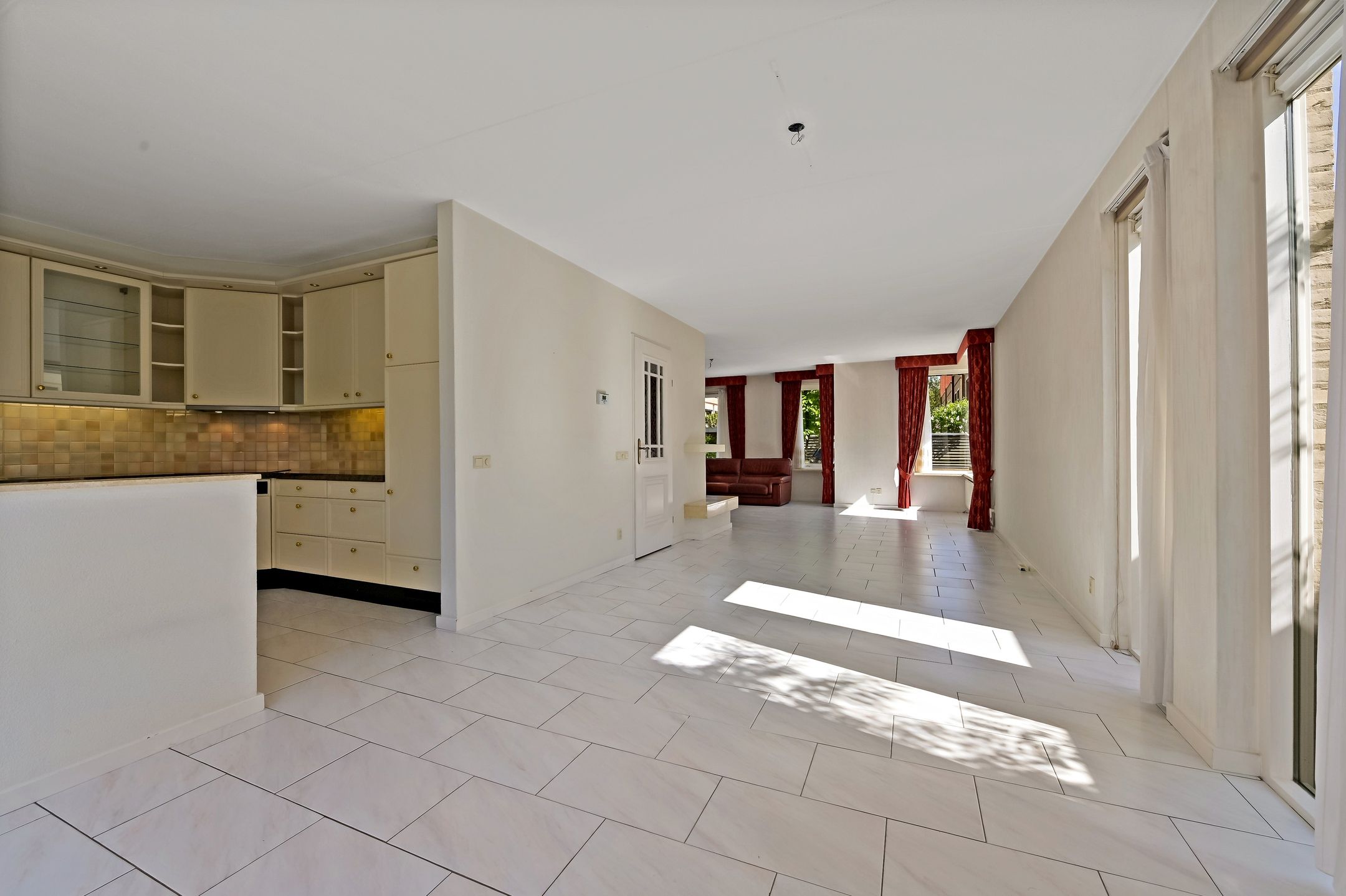 Foto 15 van Van Velzenstraat 9