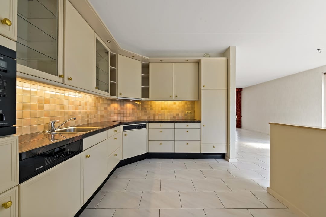 Foto 16 van Van Velzenstraat 9