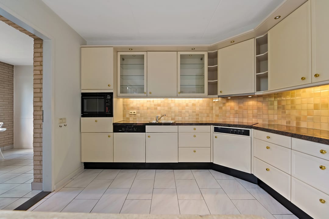 Foto 17 van Van Velzenstraat 9