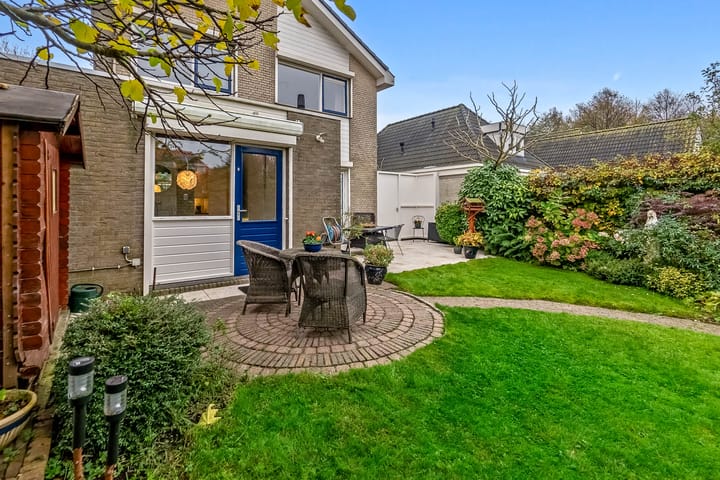 Foto 23 van Van Velzenstraat 9