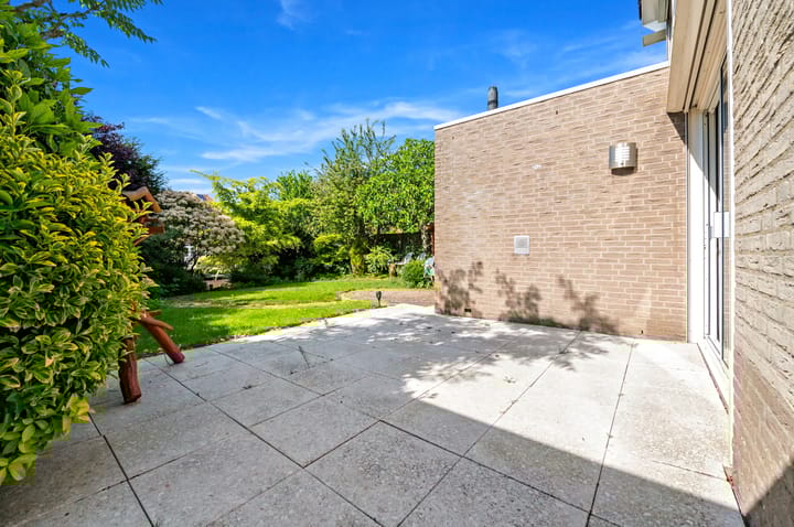 Foto 25 van Van Velzenstraat 9