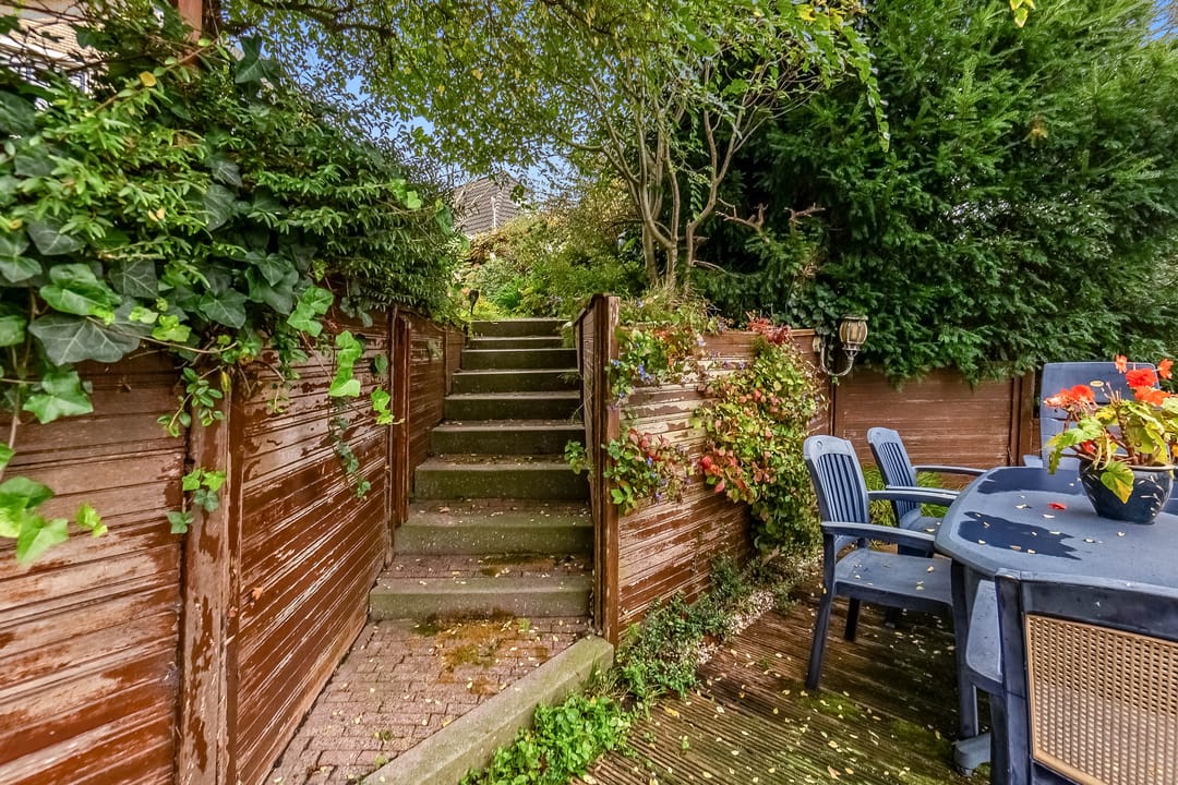 Foto 28 van Van Velzenstraat 9