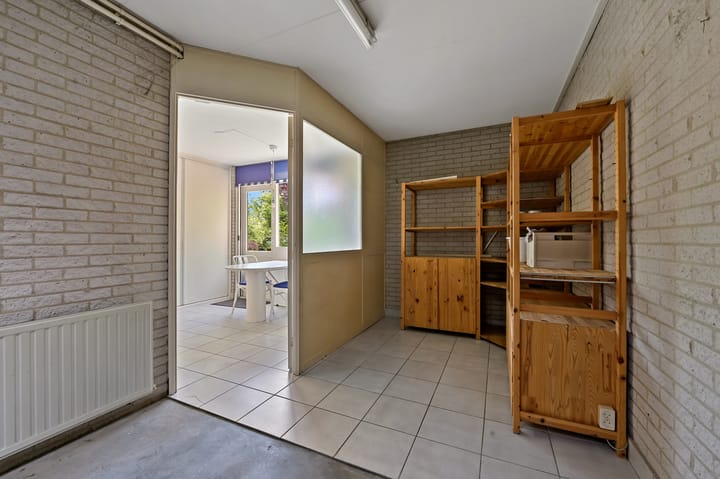 Foto 32 van Van Velzenstraat 9