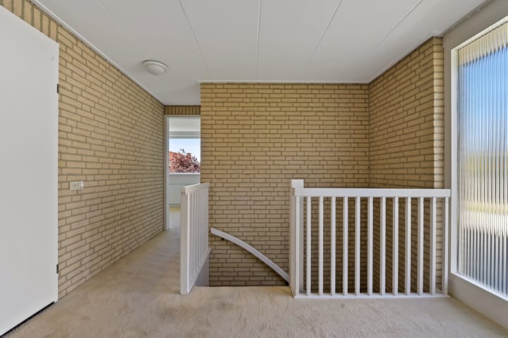 Foto 38 van Van Velzenstraat 9