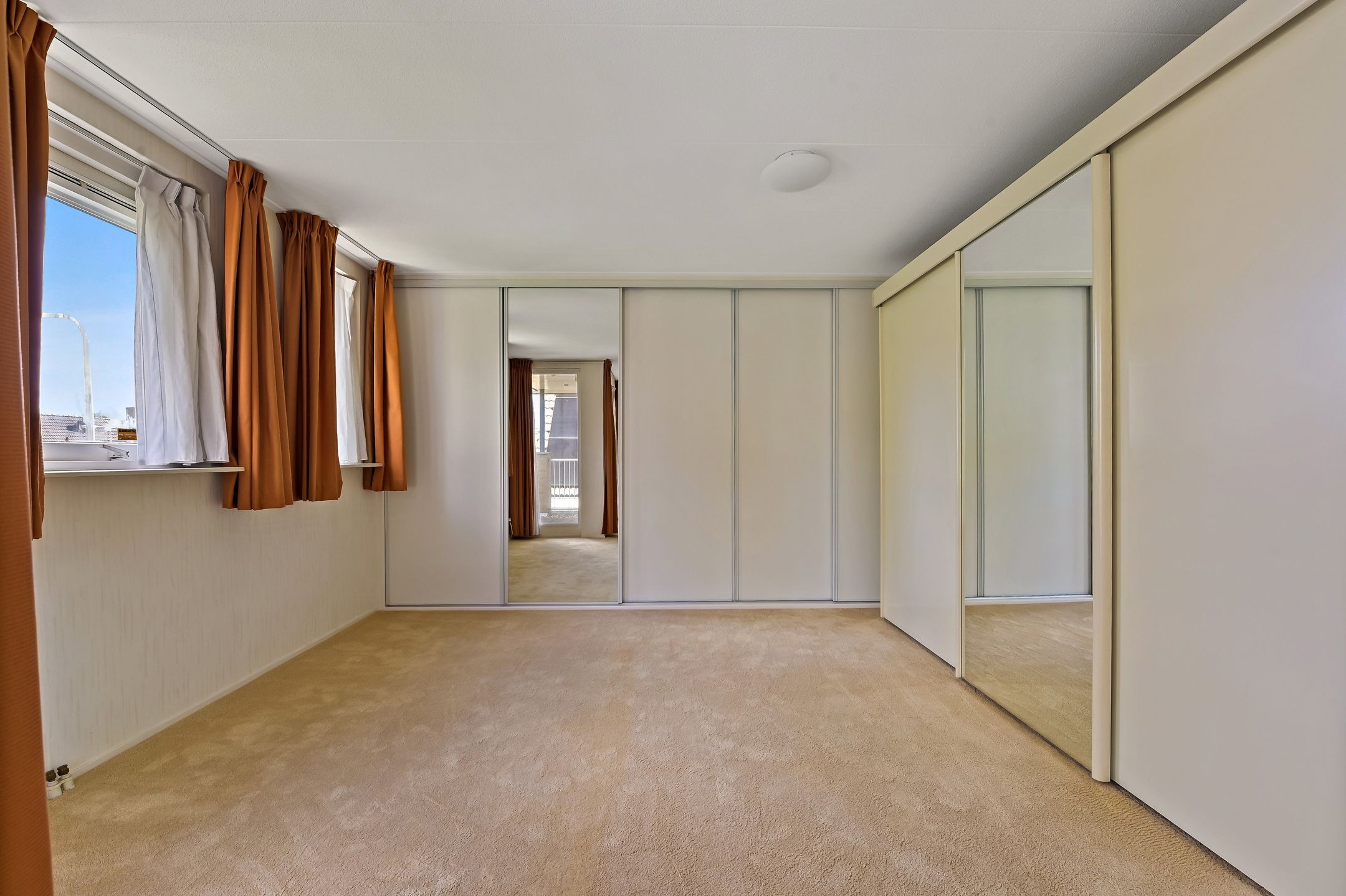 Foto 42 van Van Velzenstraat 9