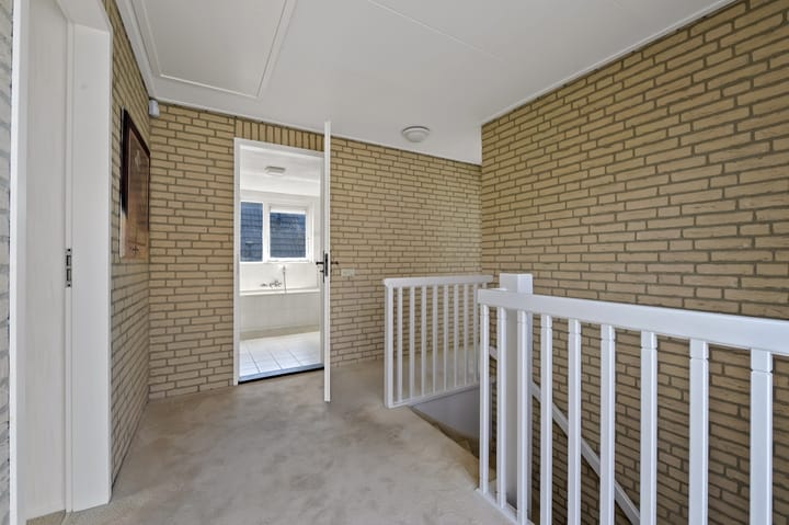 Foto 46 van Van Velzenstraat 9