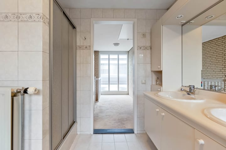 Foto 51 van Van Velzenstraat 9