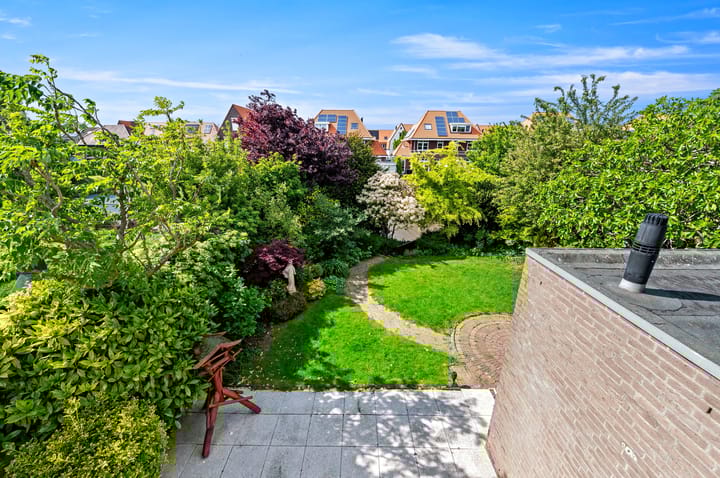 Foto 61 van Van Velzenstraat 9