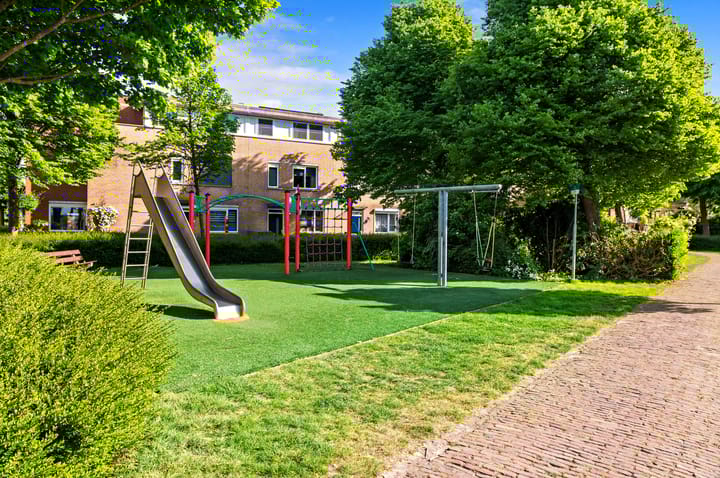 Foto 73 van Van Velzenstraat 9