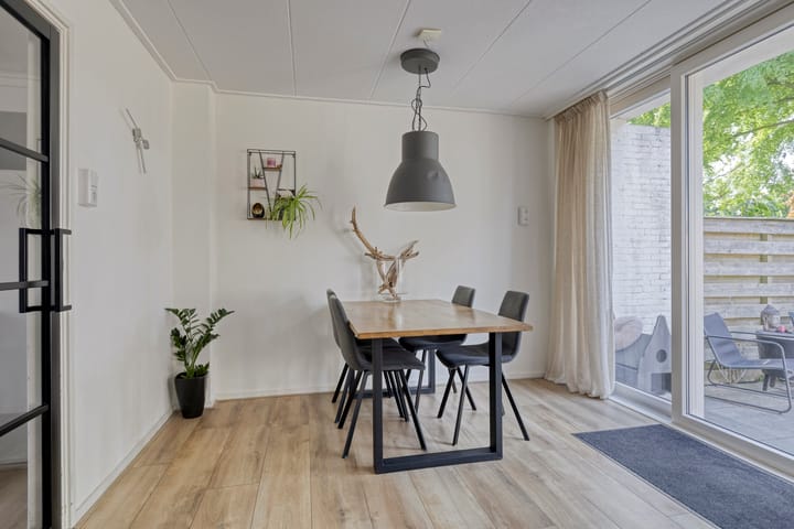 Photo 11 of Ds. Sannesstraat 96