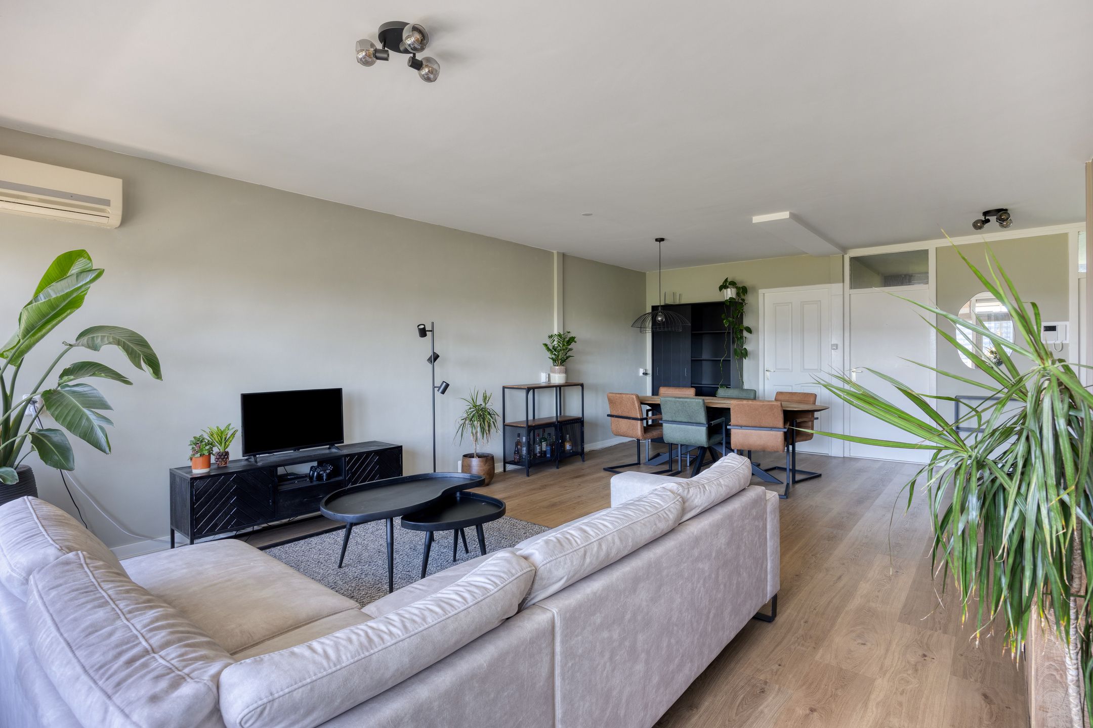 Photo 9 of André Gideplaats 171