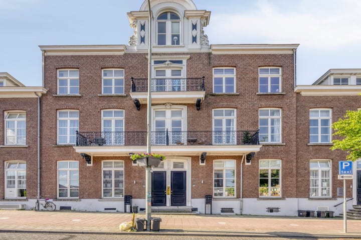 Foto 1 van Stationsplein 5-C