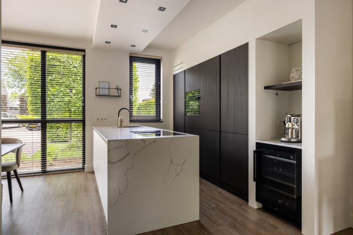 Foto 9 van Dorpsplein 10-E