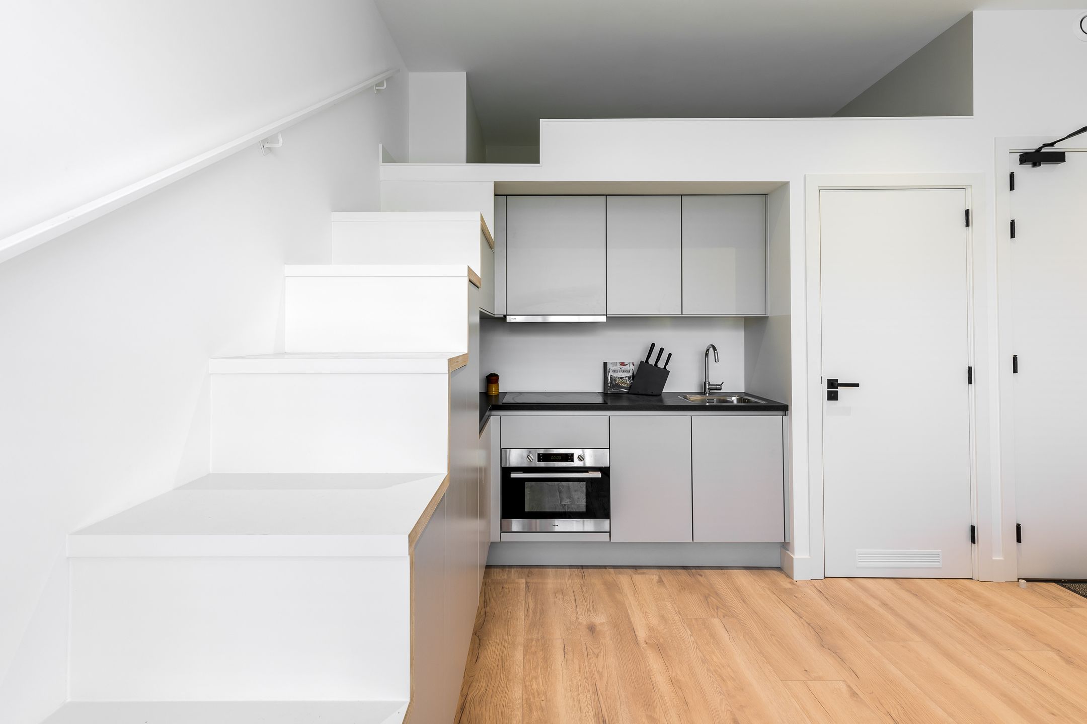 Photo 3 of Beatrijsstraat 19-F