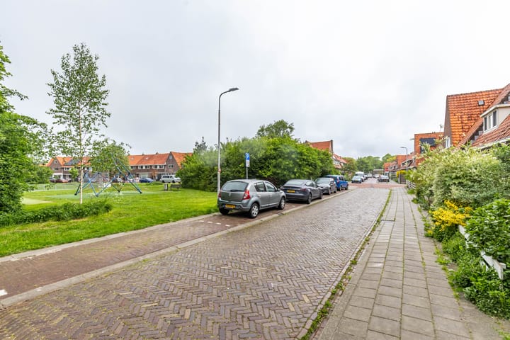 Photo 11 of Wassenberghstraat 12