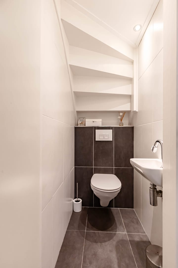 Photo 19 of Wassenberghstraat 12