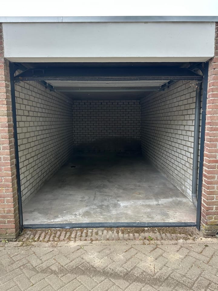 Photo 2 of Lucretiastraat 1G05