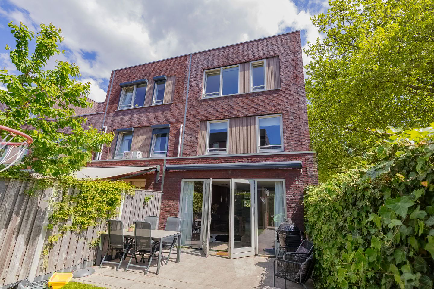 Foto 25 van Notenboomplein 48