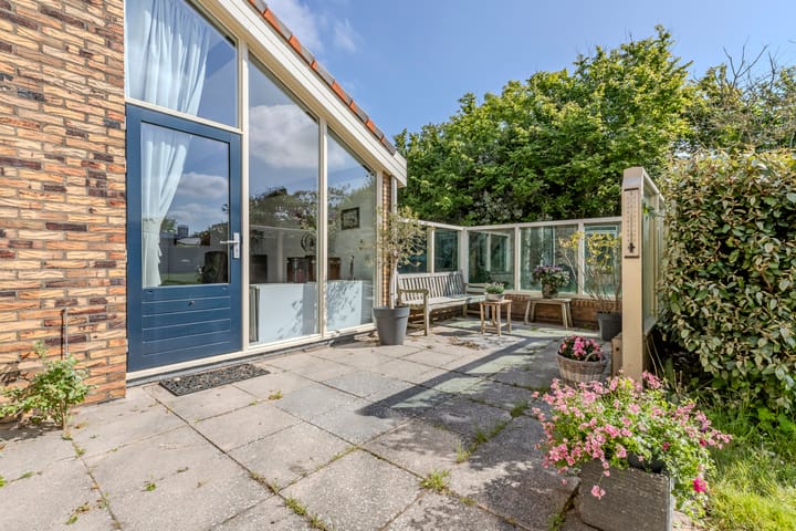 Foto 41 van Graaf Bernadotteplein 15