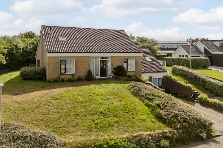 Foto 61 van Graaf Bernadotteplein 15